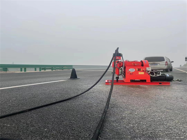 达孜马路路基路面开裂下沉注浆加固灌浆